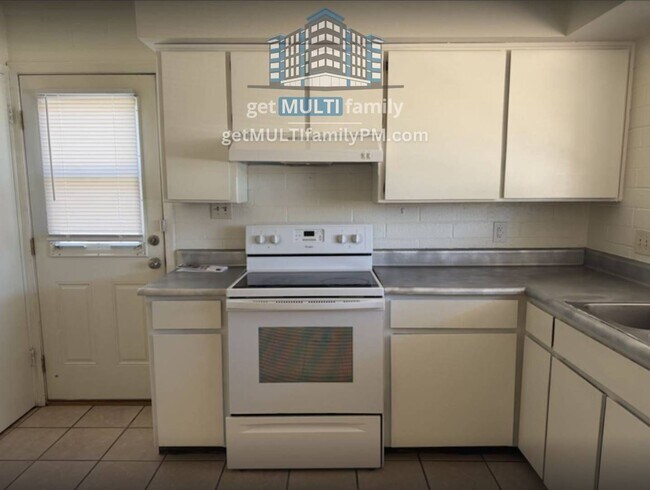 Foto del edificio - 8407 E Coronado Rd