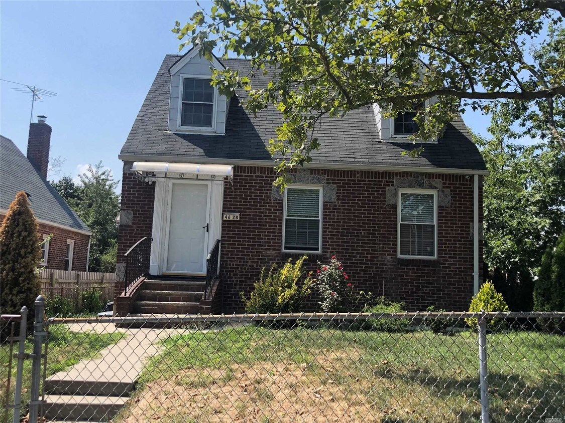 Foto principal - 46-28-46192 192nd St