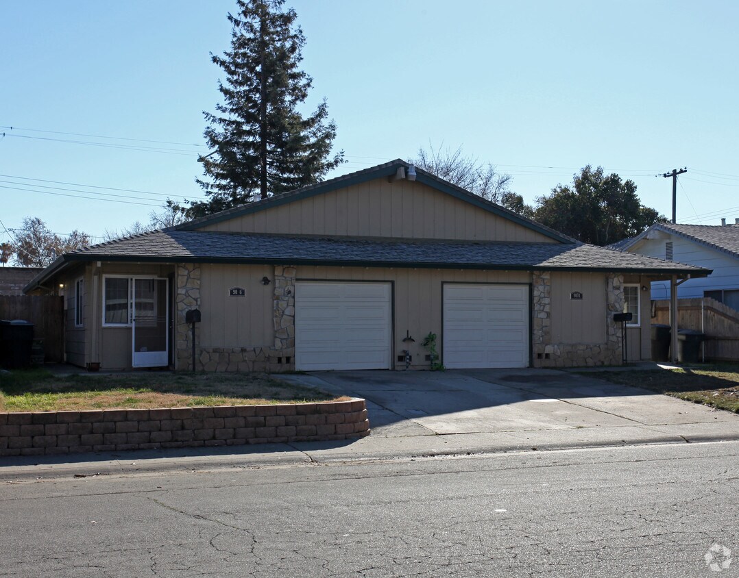 Foto del edificio - 9074-9076 Salmon Falls Dr