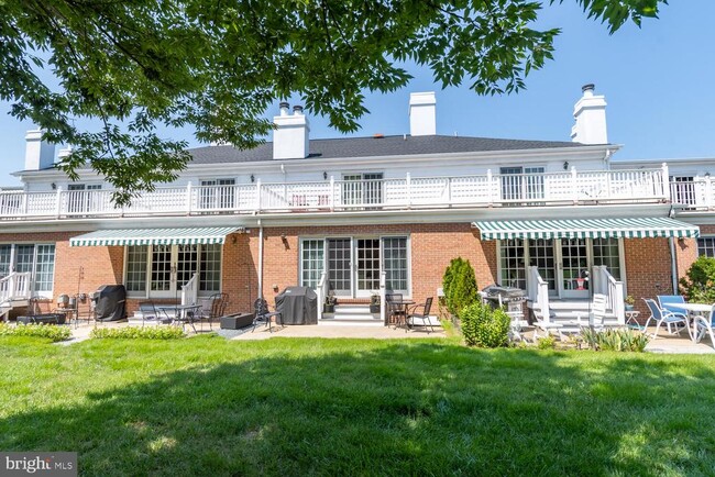 Building Photo - 9521 Quail Hollow Dr