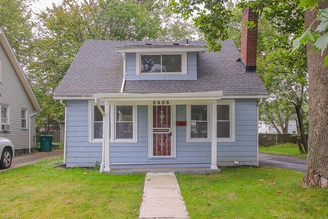 Building Photo - 5455 Grasmere Ave