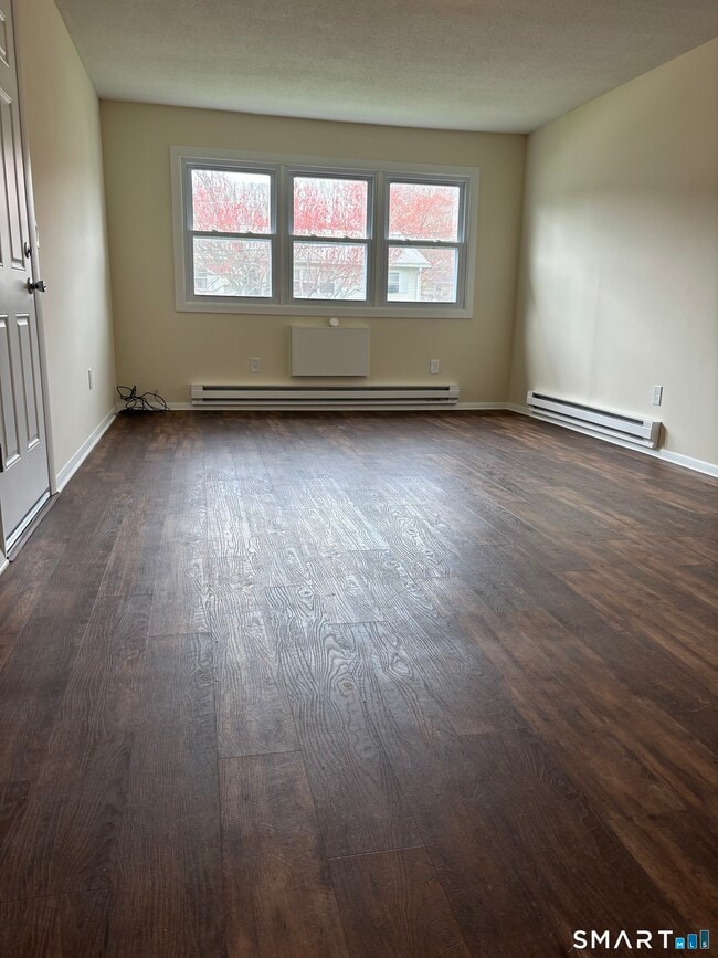 Building Photo - 26 Elmview Cir
