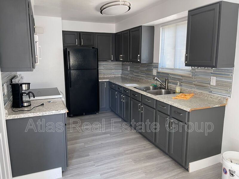 Primary Photo - 16628-16648 E 13th Ave
