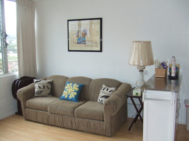 Photo - 1650 Kanunu St Apartments