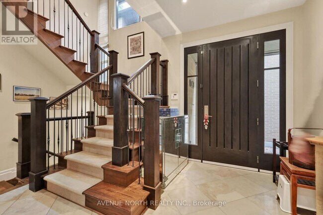 Building Photo - 104 Black Maple Private