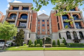 Building Photo - 1025 S Shepherd Dr