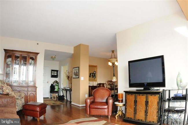 Building Photo - 3200 N Leisure World Blvd