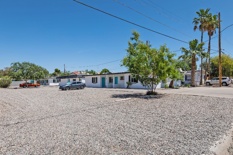 Primary Photo - 920 E Montebello Ave