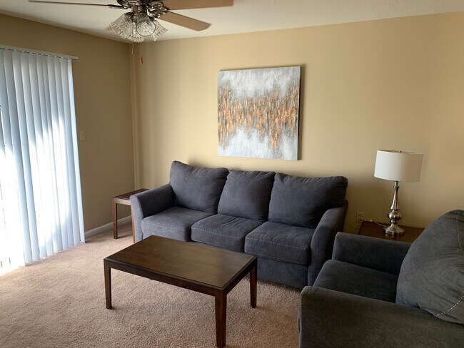 Foto del edificio - Summer West Apartments