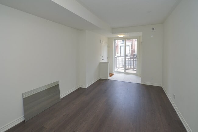 Building Photo - 90 Eastwood Park Gardens