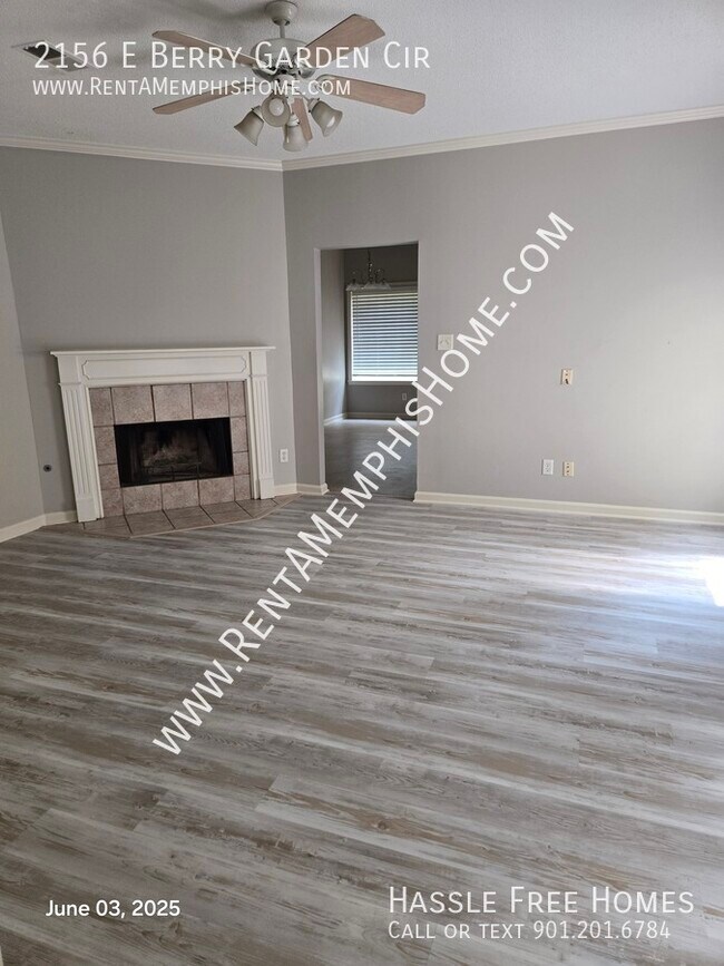 Foto del edificio - 2156 Berry Garden Cir W
