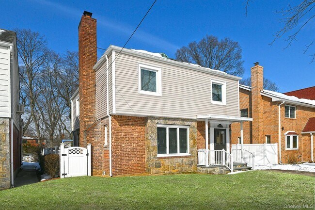 Foto del edificio - 222-03 Kingsbury Ave