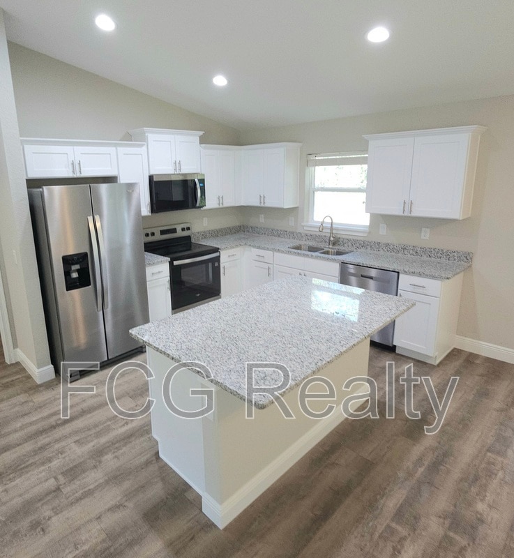 Primary Photo - 9115 N Sandree Dr