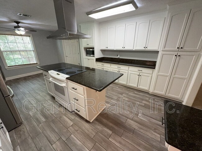 Building Photo - 5212 Jim Dandy Ln