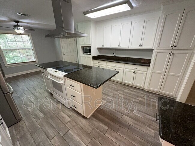 Foto del edificio - 5212 Jim Dandy Ln