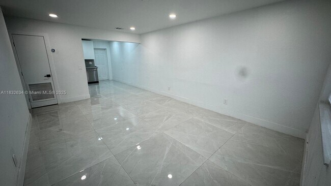 Foto del edificio - 320 SW 11th Ave