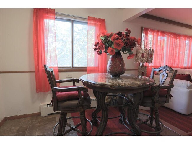 Foto del edificio - 3350 42nd Ave S