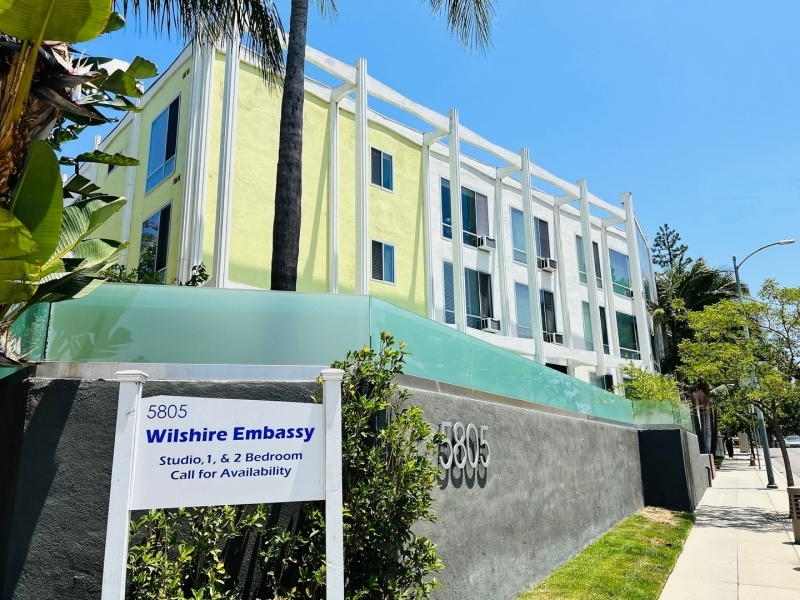 Wilshire Embassy Apartments Photo