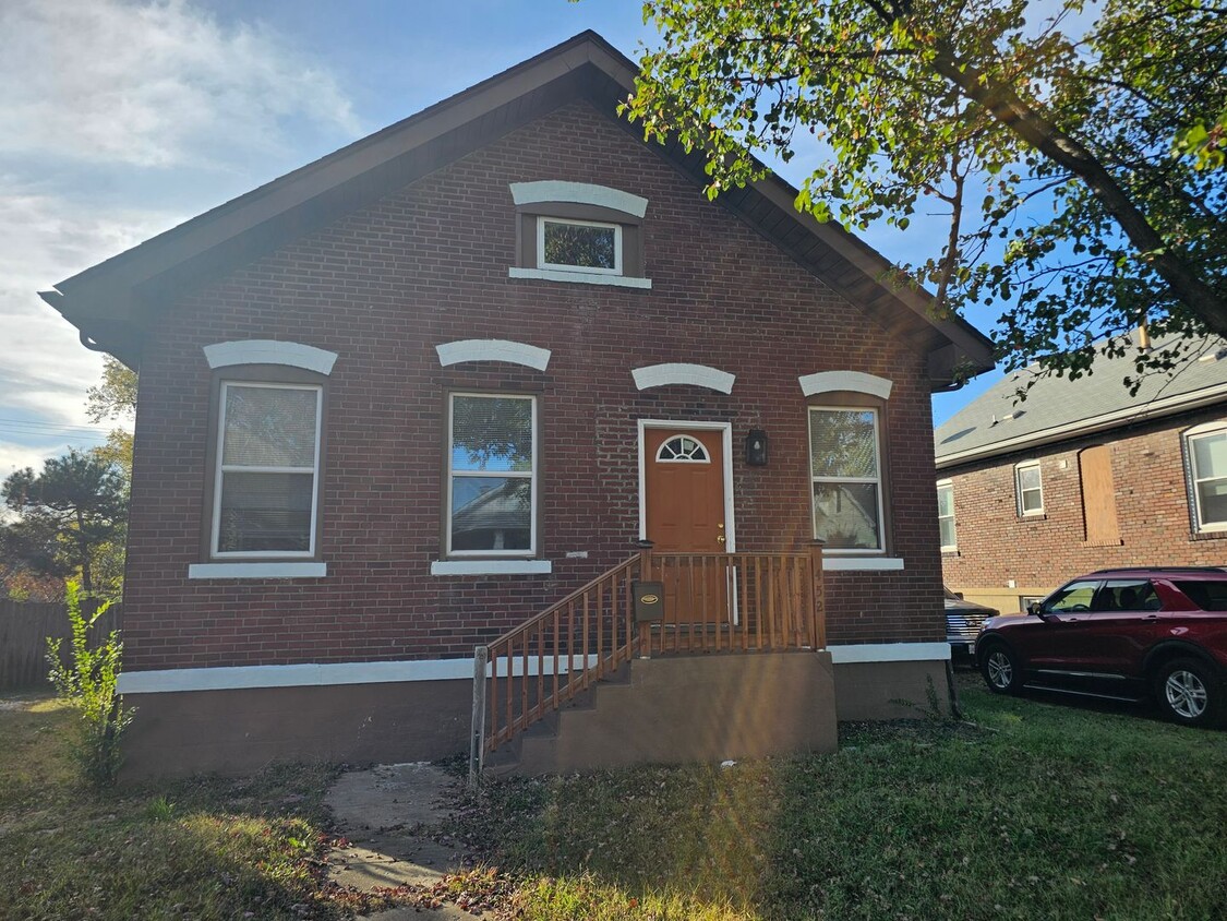 Foto principal - 452 N Whitelaw Ave