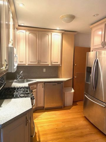 Foto del edificio - 61-11 79th St