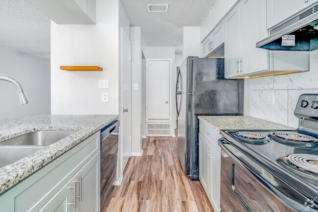 Interior Photo - 400 Rosewood