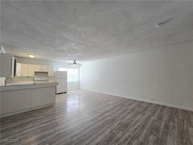 Foto del edificio - 2913 Stewart Ave