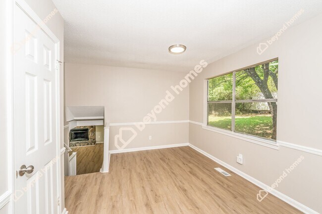 Foto del edificio - Beautiful 3 bedroom / 2 bath home ready fo...