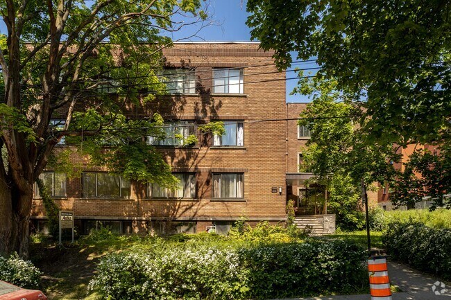Building Photo - 4505-4515 Av Dupuis