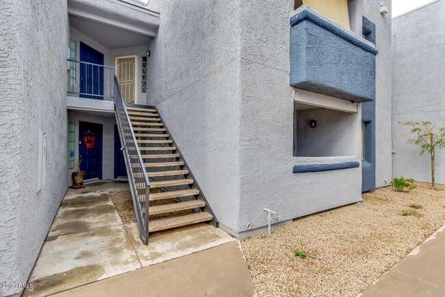 Building Photo - 4410 N Longview Ave