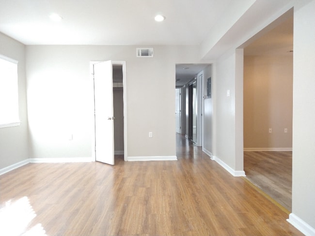 Foto del edificio - 6250 Bellaire Dr