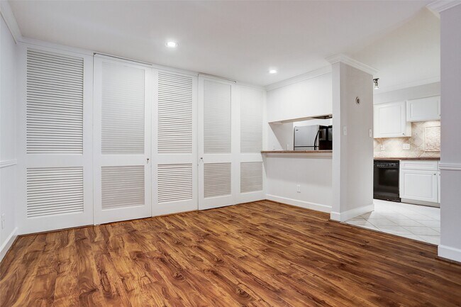 Foto del edificio - 3131 Cummins St