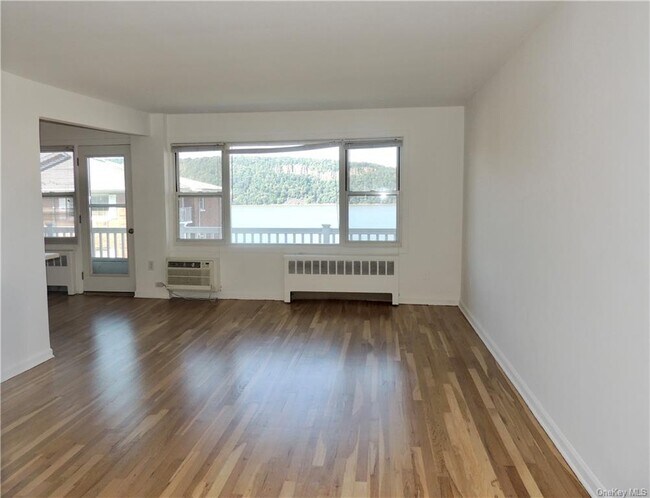 Foto del edificio - 53 Maple Ave
