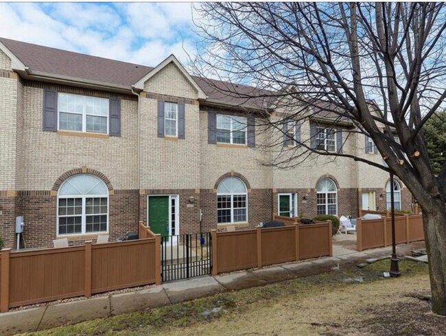 Foto del edificio - 6475 Regency Ln