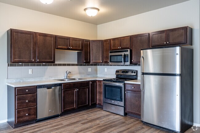 2 habitaciones, 2 baños y medio - Cocina - Jackson Heights Apartments and Townhomes