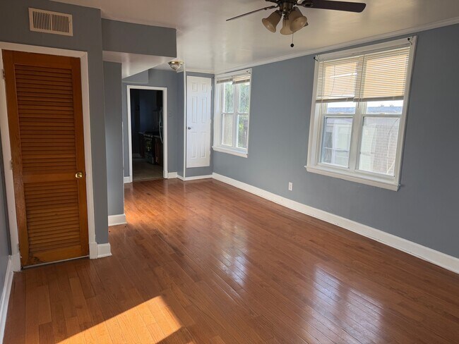 Building Photo - 101 Galveston Pl SW