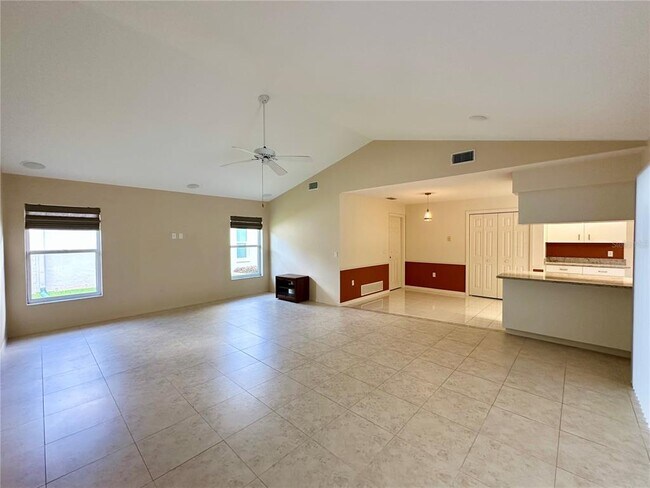 Foto del edificio - 5024 Southern Pine Cir