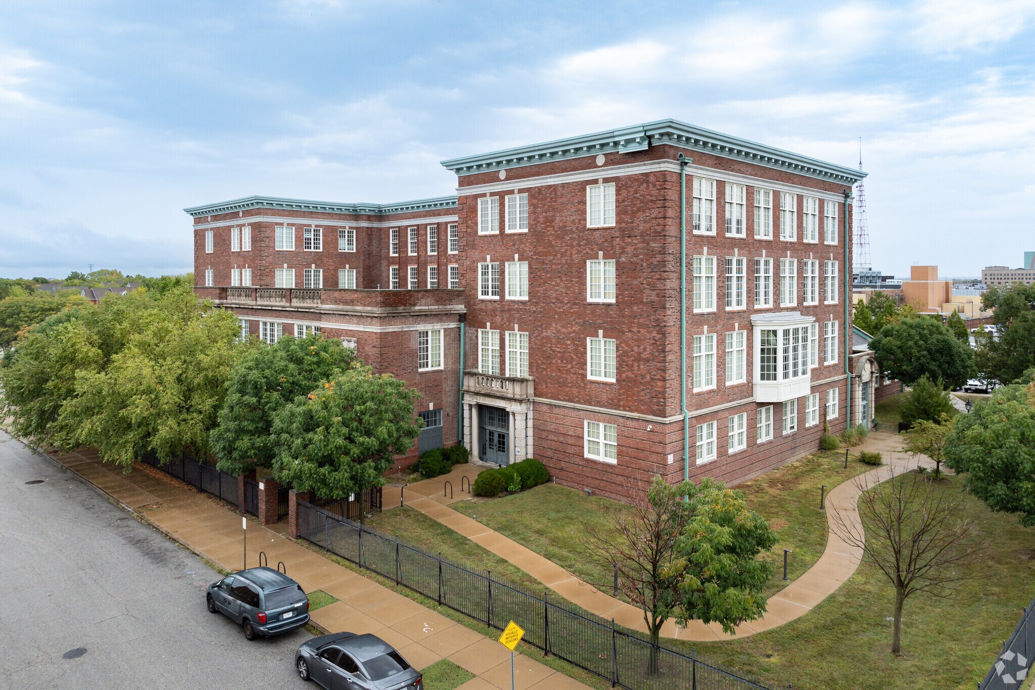 Franklin School Apartments 814 N 19th St Saint Louis, MO 63106