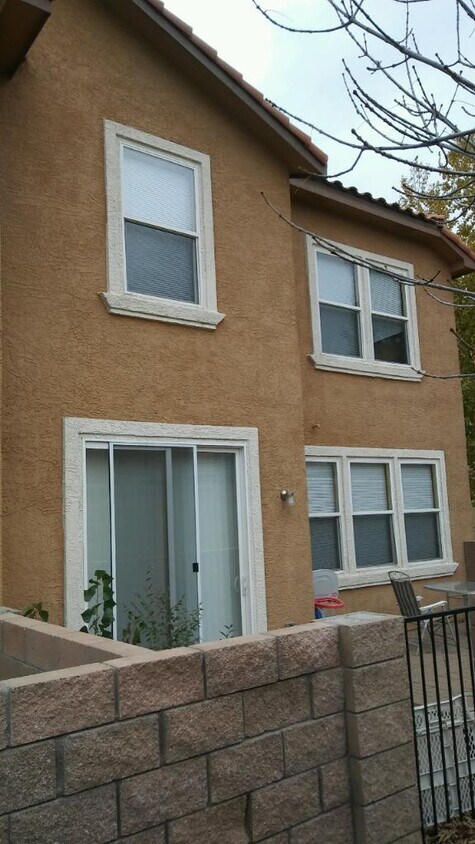 Building Photo - Gated Community