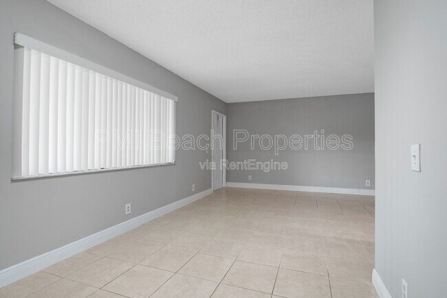 Foto del edificio - 516 Meadows Cir