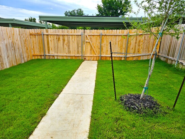 Foto del edificio - 9612 Whisper Willow Blvd