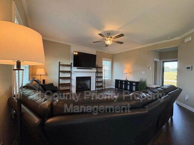 Foto del edificio - 224 Williamson Pl Dr