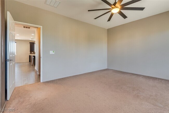 Foto del edificio - 10589 Acacia Park Pl