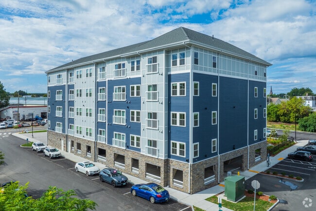 Building Photo - Taylor Pointe