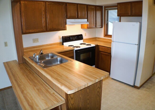 Foto del edificio - $850 | 2 Bedroom, 1 Bathroom Condo | Cat F...