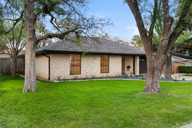 Foto del edificio - 4702 Trail Crest Cir