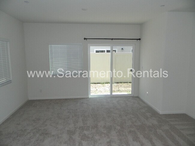 Foto del edificio - Newer Natomas Area 4bd/3ba Home with 2 Car...