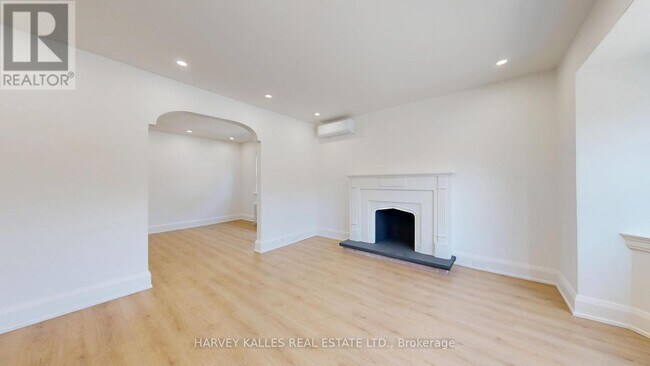 Building Photo - 1214 Avenue Rd