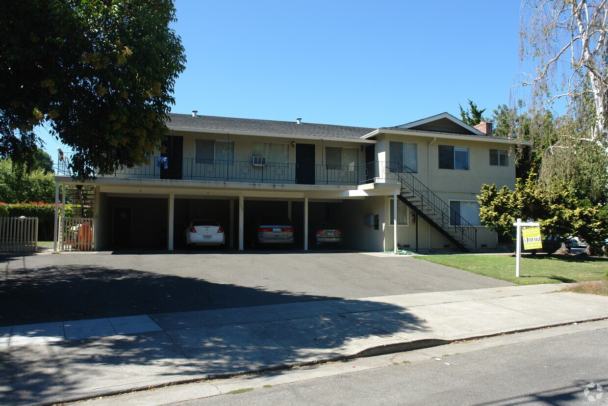 Primary Photo - 1590 De Rose Way