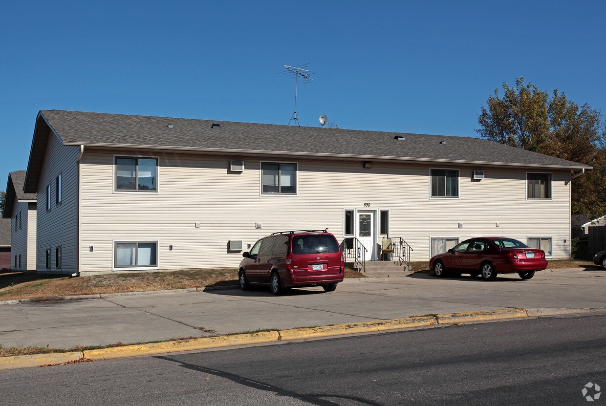590 Fairlawn Ave W, Winsted, MN 55395 Apartments in Winsted, MN