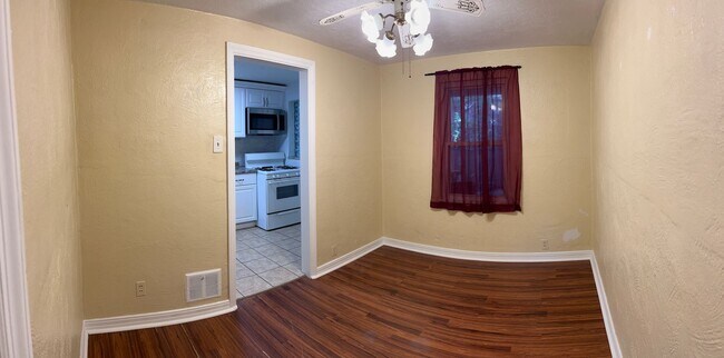 Foto del edificio - 4402 Coleridge St